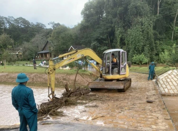 Nguyên nhân ban đầu khiến 4 du khách bị lũ cuốn khi du lịch ở Lâm Đồng