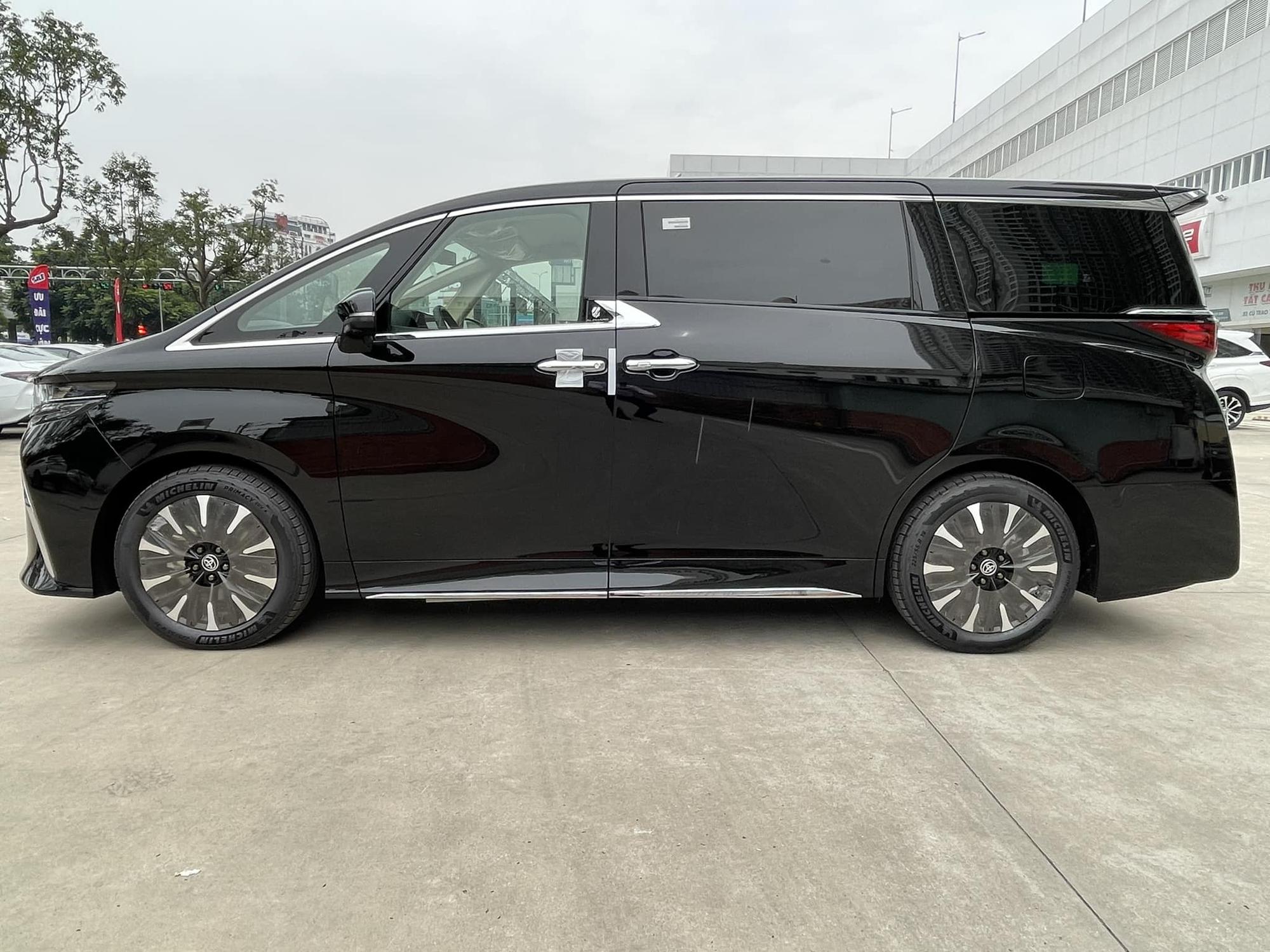 Toyota Alphard 2024 bị bán chênh 300 triệu: Giá lăn bánh bản base hơn 5 tỷ, nhiều nơi găm xe kiếm lời - Ảnh 5.