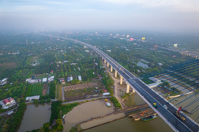 Ngắm cầu đắt nhất cao tốc Bắc - Nam phía đông trước ngày thông xe - Ảnh 3.