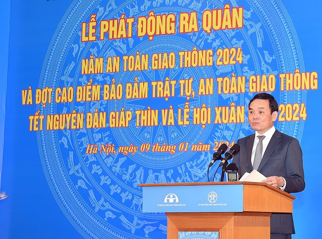 Phó Thủ tướng Chính phủ, Chủ tịch Ủy ban ATGT Quốc gia Trần Lưu Quang phát biểu tại Lễ ra quân - Ảnh: VGP/Hải Minh