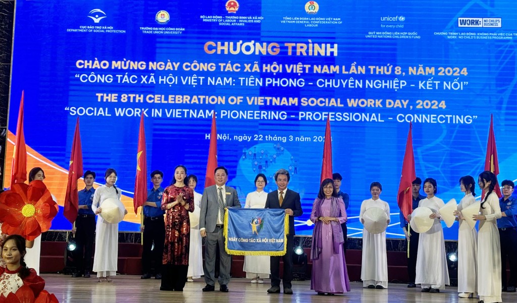 Tôn vinh giá trị cao quý, nhân văn của nghề công tác xã hội