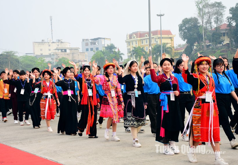 Các vận động viên tham gia thi đấu tại Hội khỏe Phù Đổng tỉnh Tuyên Quang (Ảnh: Báo Tuyên Quang).