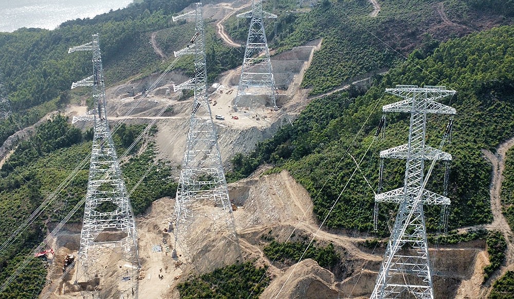 Hoàn thành kéo dây những khoảng néo đầu tiên Dự án đường dây 500kV mạch 3