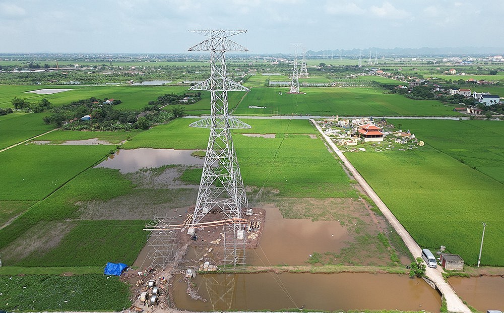 Kéo dây dẫn dự án đường dây 500kV mạch 3 được thực hiện như thế nào?