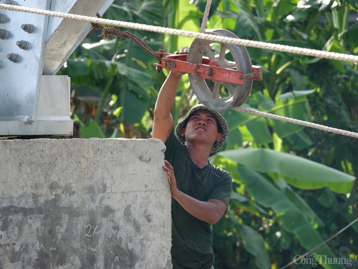 Thanh Hóa: Công nhân ''đội nắng'' quyết tâm đưa Dự án đường dây 500kV mạch 3