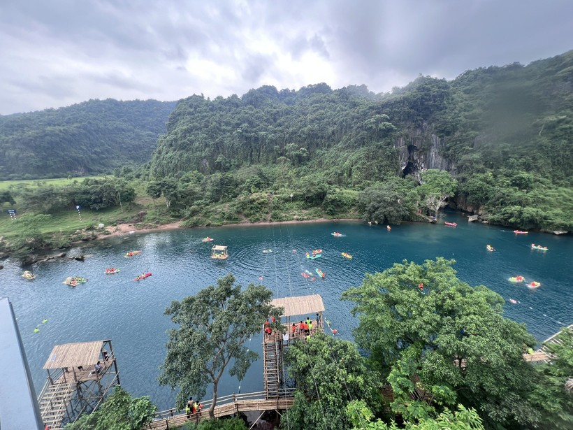 Tăng chuyến bay tạo thuận lợi cho du khách tới Quảng Bình.