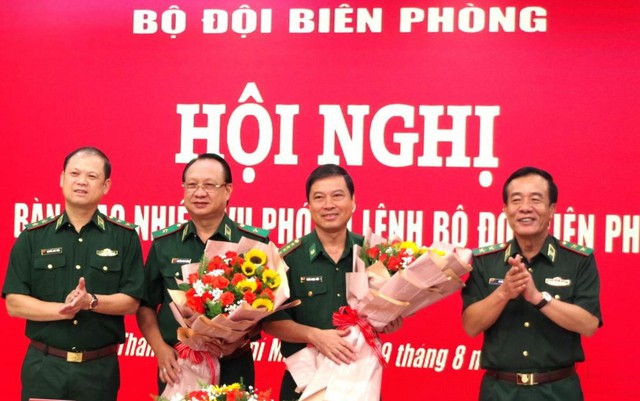 Bàn giao nhiệm vụ Phó Tư lệnh Bộ đội Biên phòng- Ảnh 2.