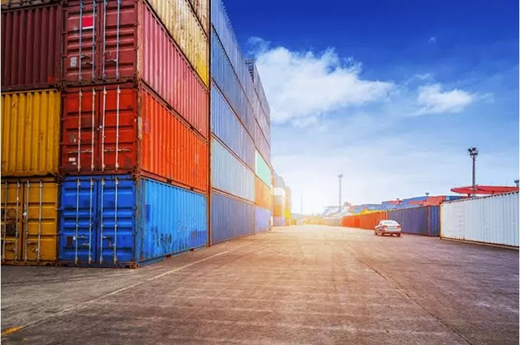 Doanh nghiệp Algeria mời thầu 2.136 container