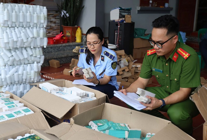 Xử lý nghiêm các đơn vị liên quan đến sản xuất hàng giả
