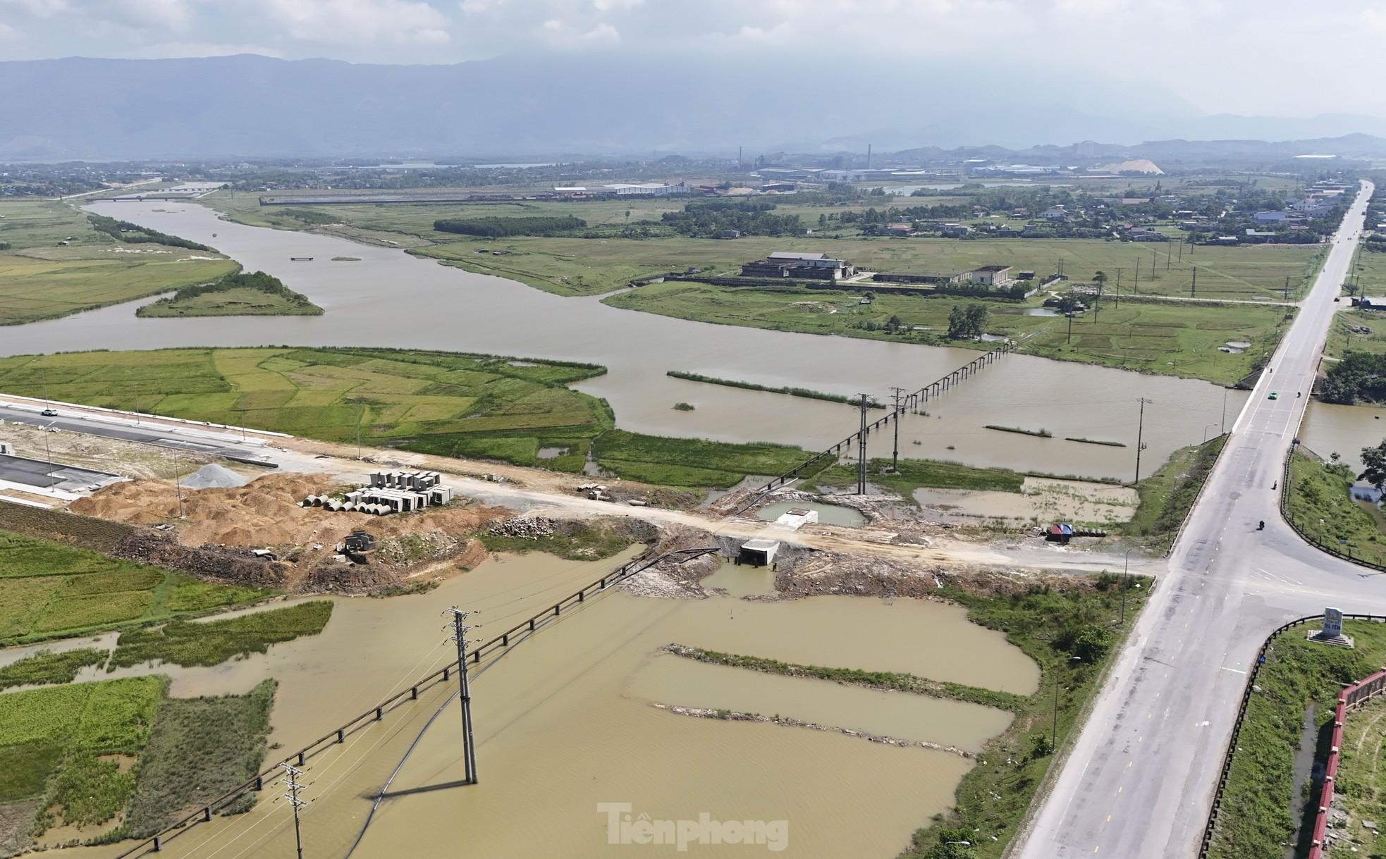 Lý do dự án đường nghìn tỷ ở Hà Tĩnh thi công 'nhảy cóc'- Ảnh 14.