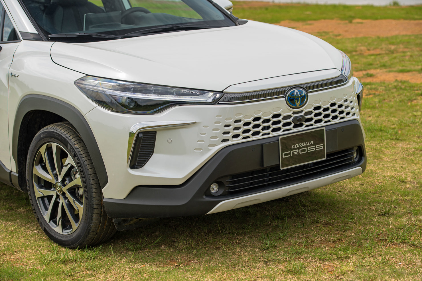 Khách mua Corolla Cross trong tháng 5 sẽ nhận nhiều ưu đãi hấp dẫn 