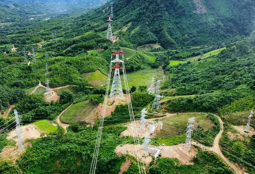 Thêm đường dây 500kV giải toả năng lượng tái tạo và nhập khẩu điện từ Lào