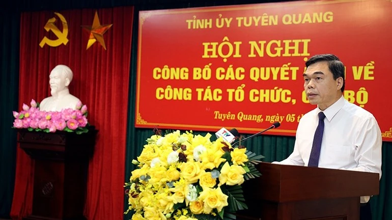 Ông Ma Thế Hồng, Phó Bí thư Tỉnh ủy Tuyên Quang phát biểu nhận nhiệm vụ.