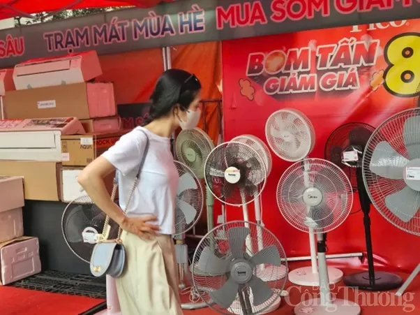 Thiết bị làm mát 'nóng rực' theo thời tiết Hà Nội Thiết bị làm mát 'nóng rực' theo thời tiết Hà Nội