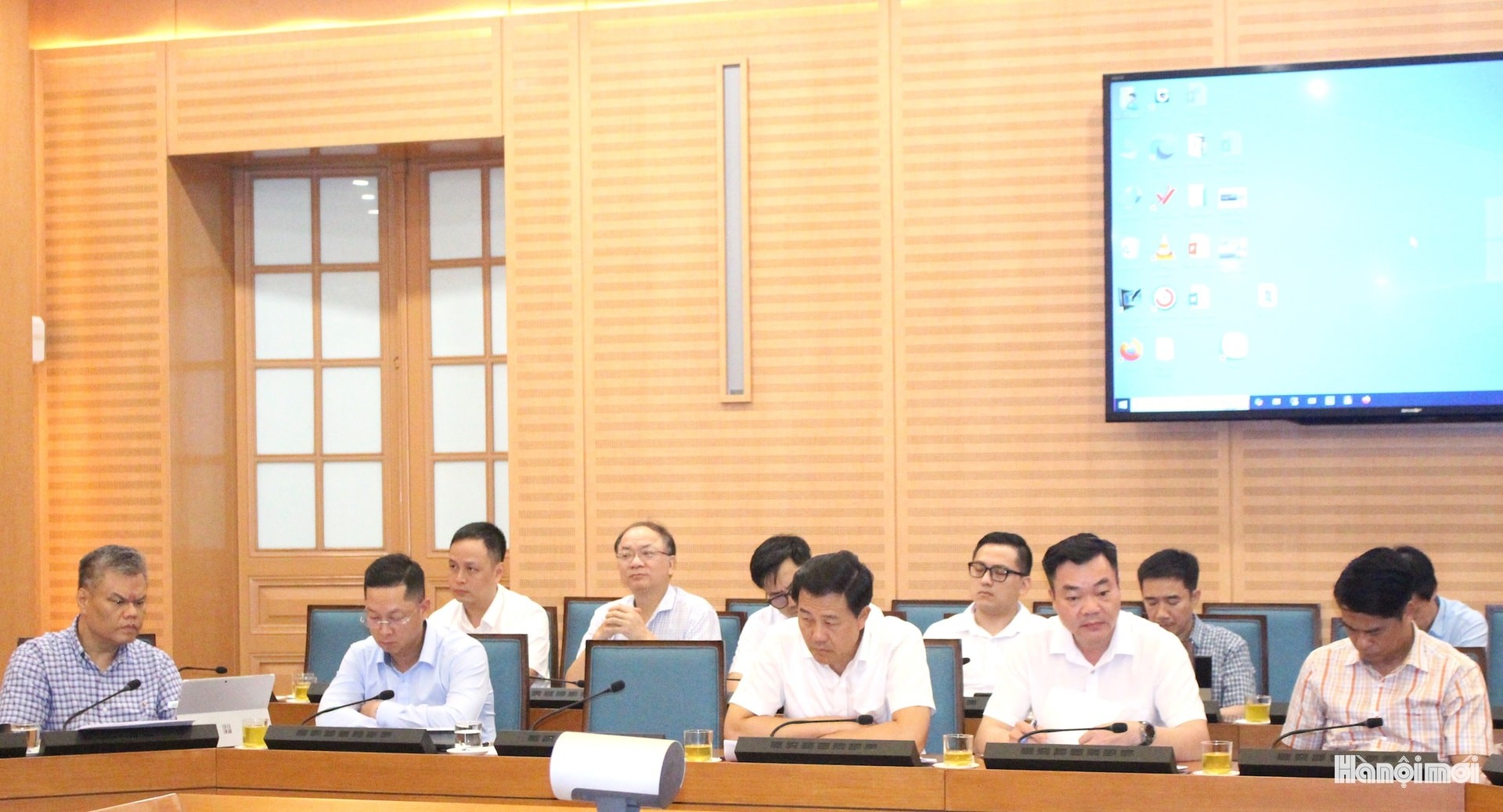 Đại diện lãnh đạo các sở, ngành của thành phố tại buổi làm việc