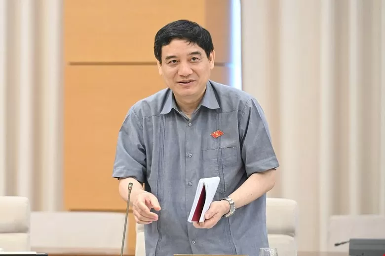 Ủy ban Thường vụ Quốc hội: Không cấm dạy thêm, cân nhắc việc giáo viên điều hành doanh nghiệp