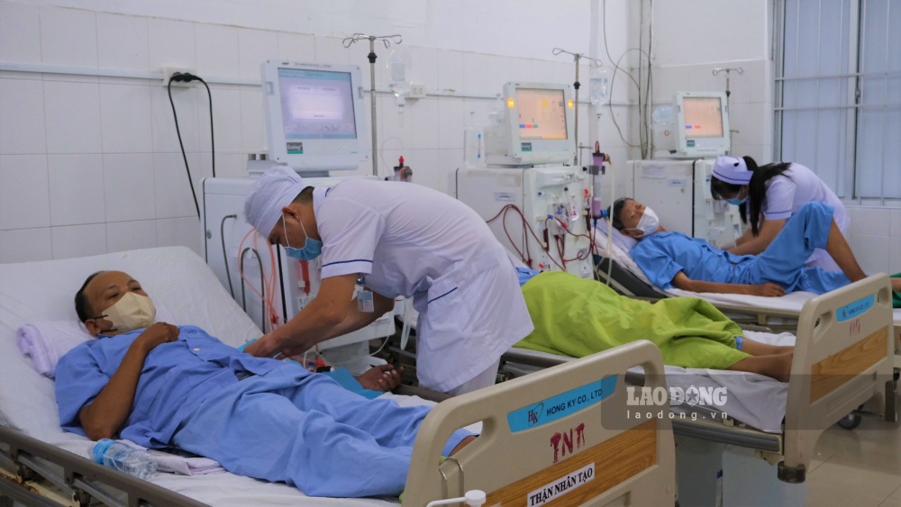Bệnh nhân tại Khoa Thận - Thận nhân tạo (Bệnh viện Đa khoa Trung ương Cần Thơ). Ảnh: Phong Linh.