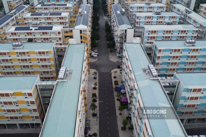 Nhiều người trẻ ở đô thị không thuộc diện được xét mua nhà ở xã hội, đồng thời cũng không đủ khả năng tài chính để tiếp cận nhà ở thương mại. Ảnh: Đình Trọng