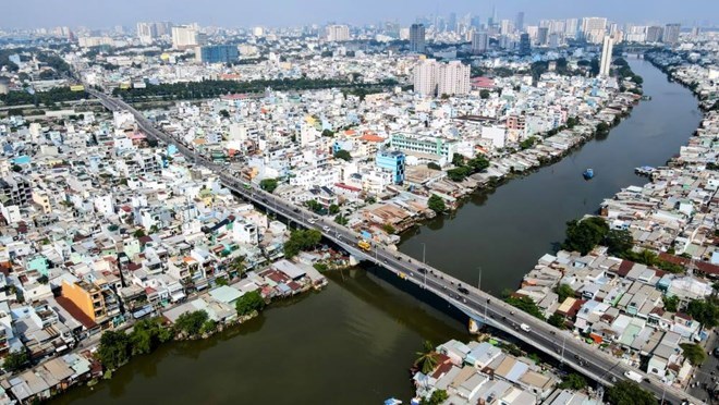 Nhà ven kênh Đôi trên địa bàn Quận 8, TPHCM. Ảnh: Anh Tú