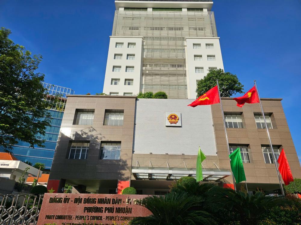 Trụ sở UBND phường Phú Nhuận được sử dụng lại từ trụ sở cũ của UBND quận Phú Nhuận. Ảnh: Anh Tú