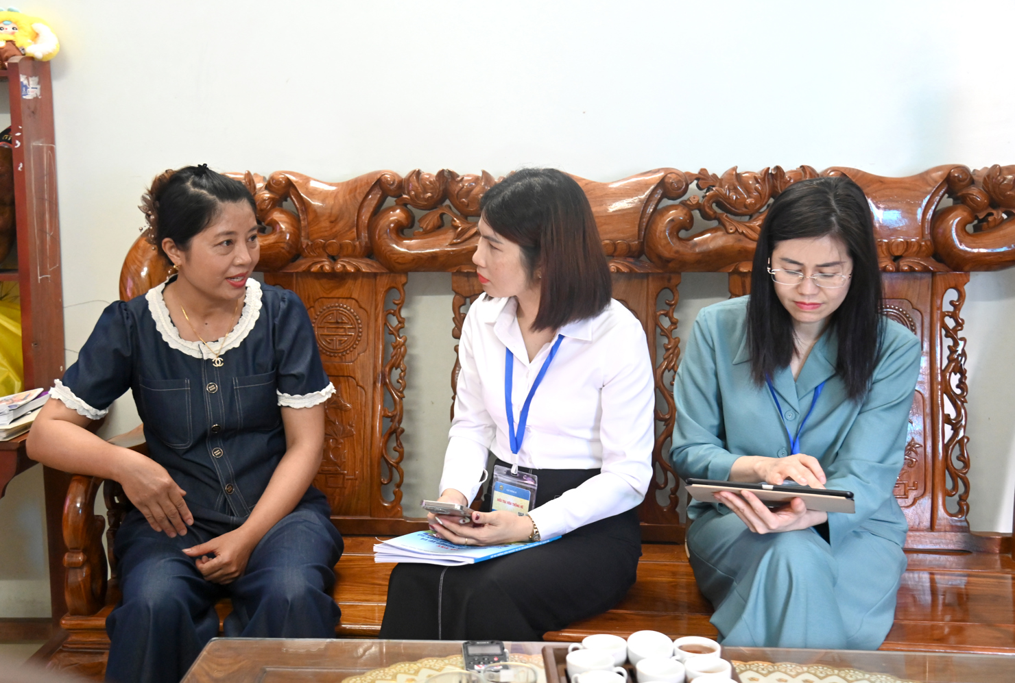Điều tra viên thu thập thông tin tại hộ bà Lê Thị Toàn, Thôn 3, xã Thọ Phú, tỉnh Thanh Hóa