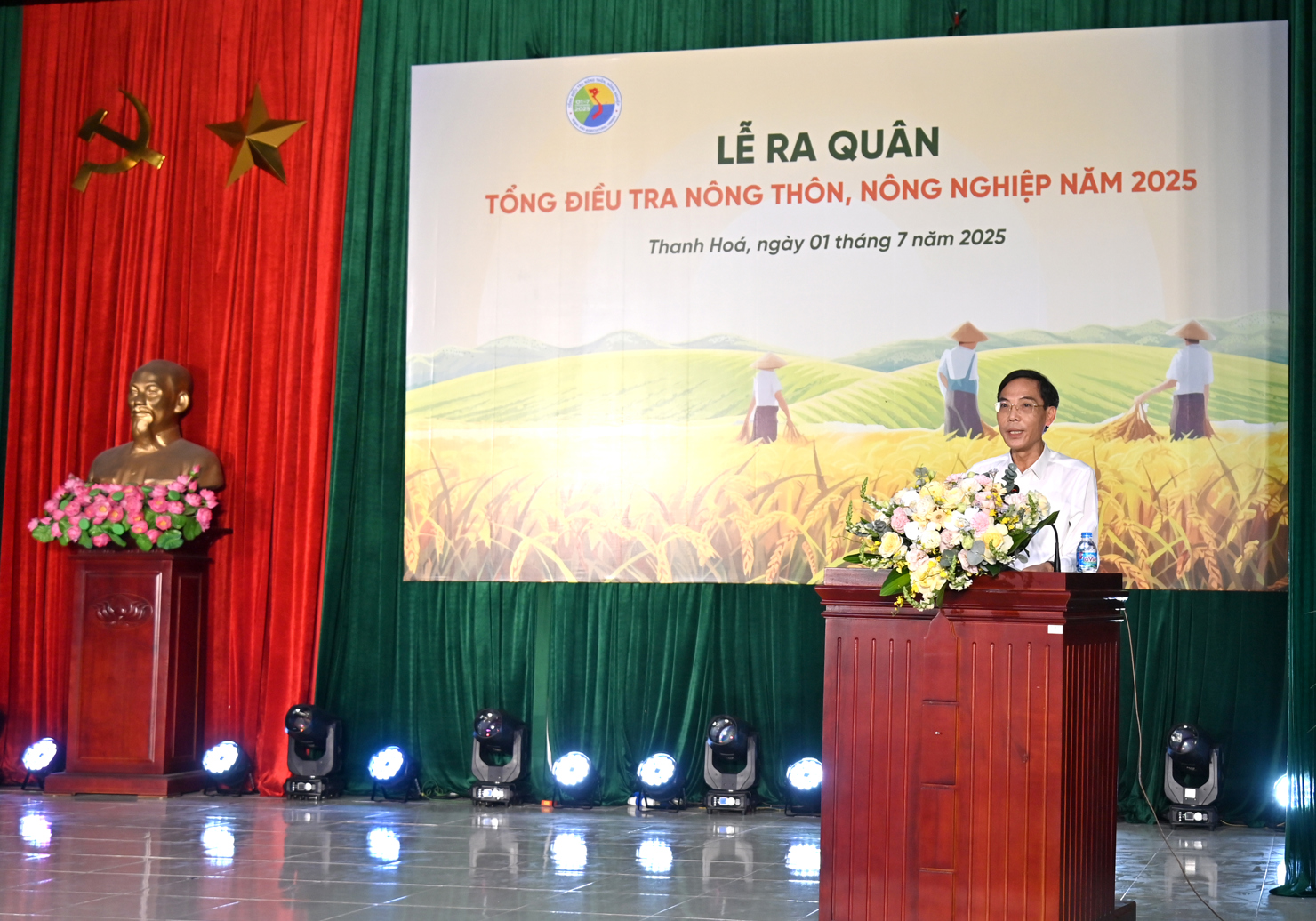 Ông Đầu Thanh Tùng, Phó Chủ tịch UBND tỉnh, Trưởng BCĐ Tổng điều tra tỉnh Thanh Hóa phát biểu tại Lễ ra quân