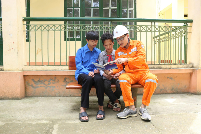 Công tác tuyên truyền về sử dụng điện tiết kiệm, an toàn luôn được quan tâm. Ảnh: NH