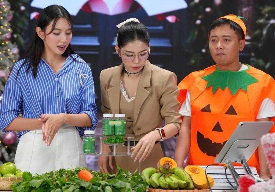 Hoa hậu Nguyễn Thúc Thùy Tiên, Quang Linh và Hằng Du Mục bị khởi tố với cáo buộc lừa dối khách hàng.