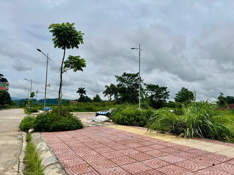 Khu tái định cư trăm tỉ nay hoang tàn, vắng lặng vừa bị cho vào diện thanh tra. Ảnh: Khánh Linh