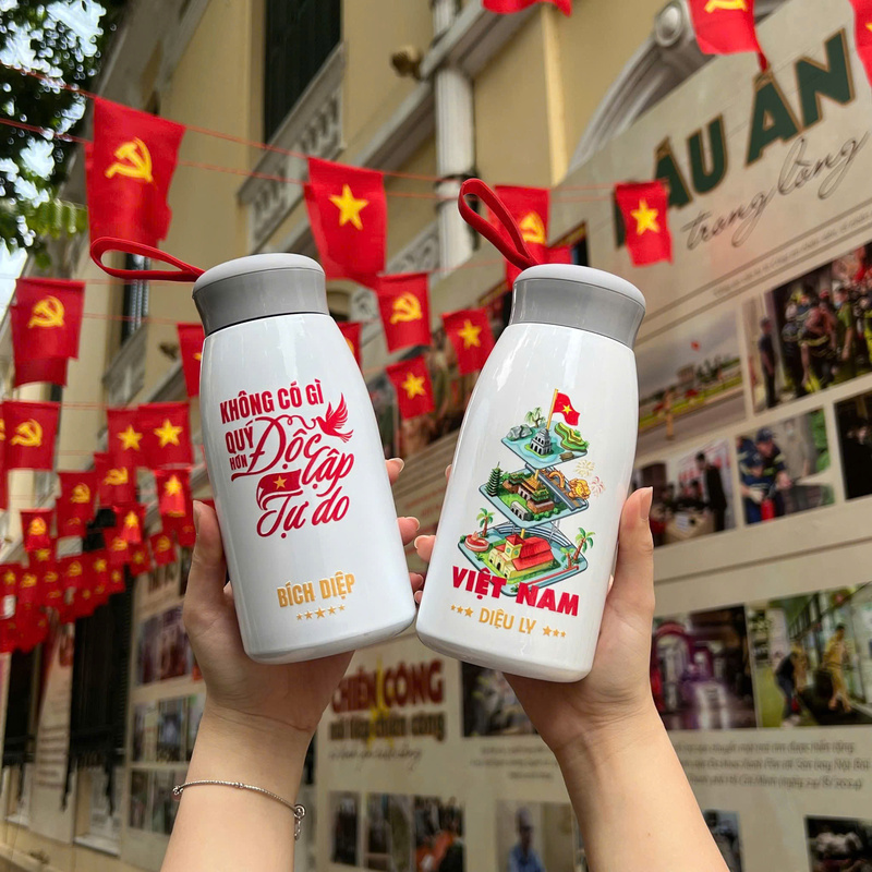 Thị trường quà tặng đang 'nóng' cùng lễ kỷ niệm 80 năm Quốc khánh 2/9 - 4