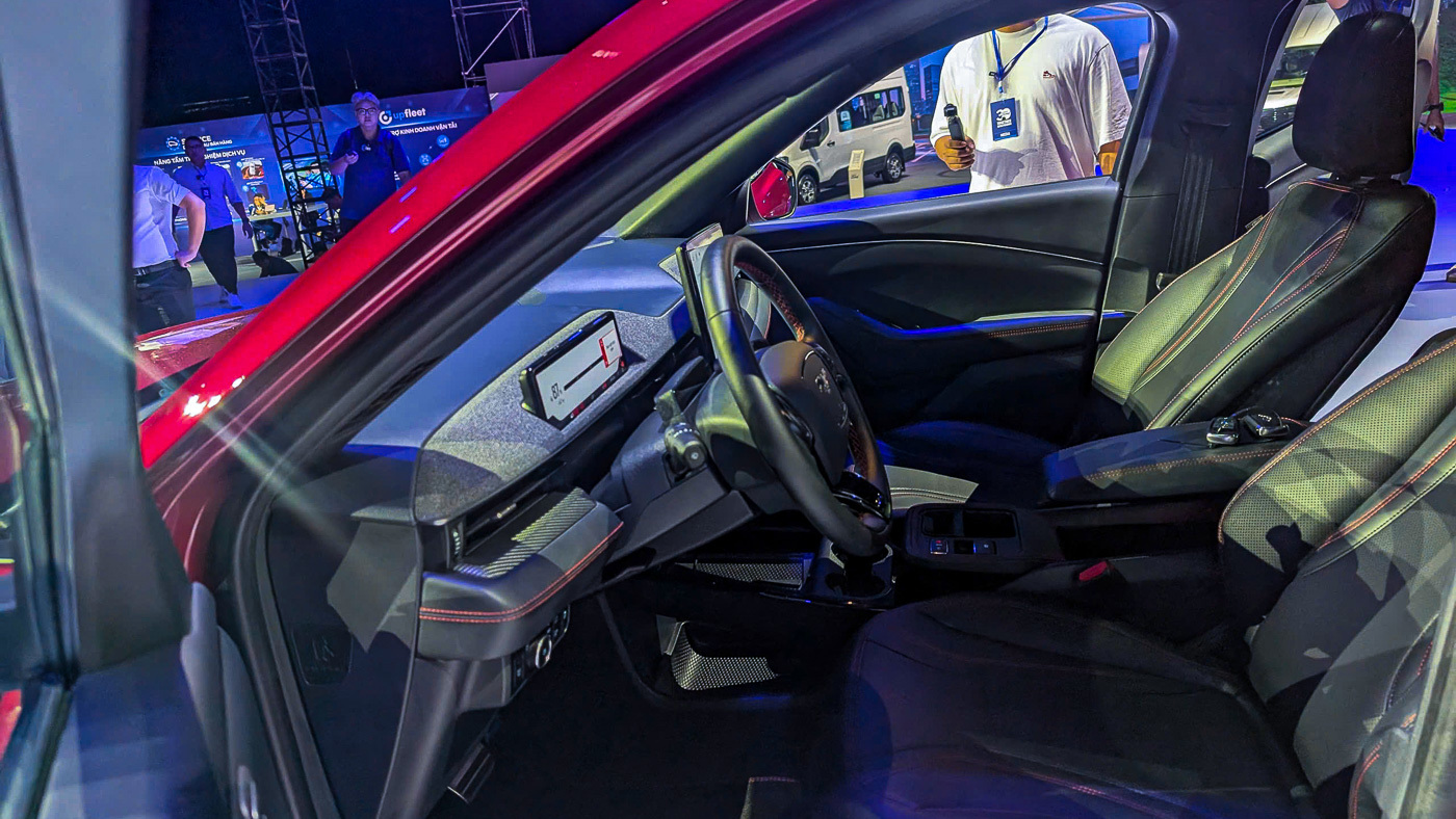 Giai đoạn đầu Ford Việt Nam chỉ triển khai bán Mustang Mach-E tại 15 đại lý, nhằm tập trung vào sự hiệu quả kinh doanh tốt hơn khi nhắm đến người tiêu dùng tại khu vực đô thị....