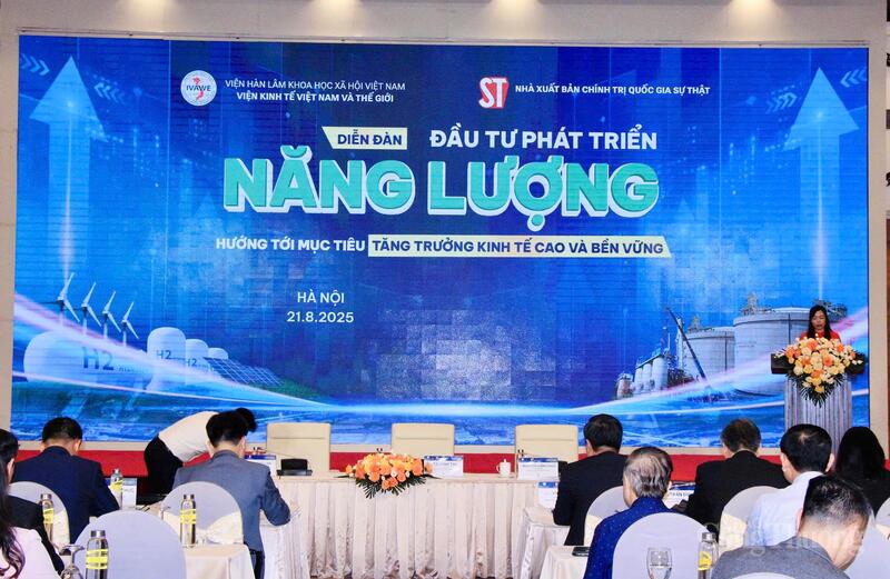 Toàn cảnh diễn đàn đầu tư phát triển năng lượng hướng tới mục tiêu tăng trưởng kinh tế cao và bền vững. Ảnh: P.C