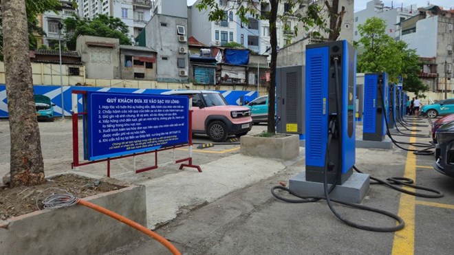 Hà Nội sẵn sàng hạ tầng để chuyển đổi phương tiện xanh