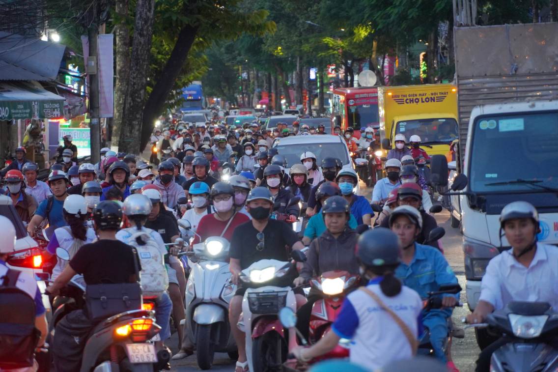 Tại nút giao số 1 ùn tắc trong giờ cao điểm. Ảnh: Tạ Quang