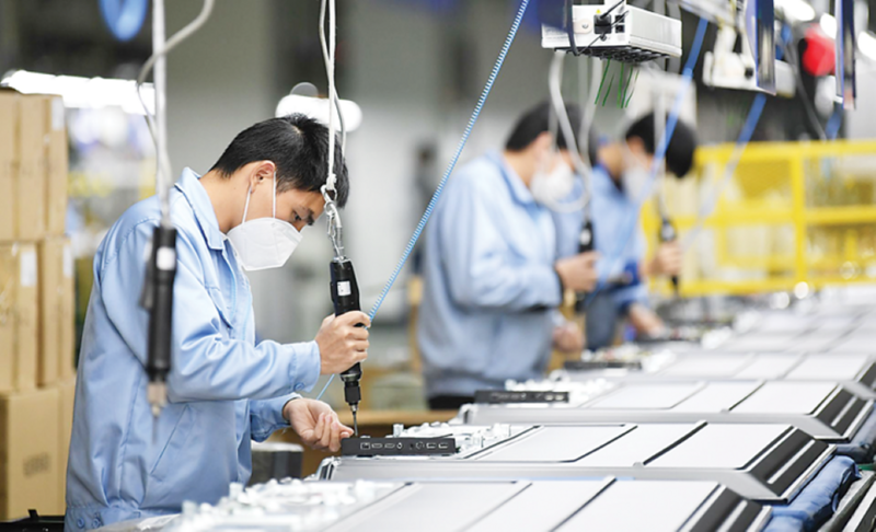 TS. Nguyễn Văn Thân kiến nghị xây dựng chính sách thuế linh hoạt, nhẹ hơn cho doanh nghiệp có doanh thu dưới 1 tỷ đồng. Ảnh: Báo Chính phủ.