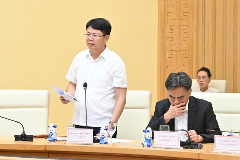 Thứ trưởng Bộ Tư pháp Nguyễn Thanh Tịnh, Ủy viên Ban Chỉ đạo phát biểu tham luận, đóng góp ý kiến trong phiên họp.