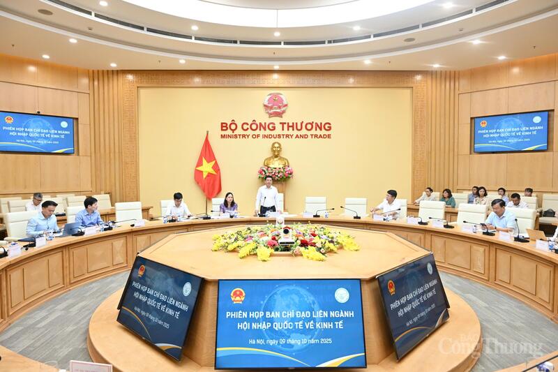 Phát biểu khai mạc phiên họp, Bộ trưởng Nguyễn Hồng Diên đề nghị đề nghị các Ủy viên Ban Chỉ đạo, các đại biểu tham dự phát huy tinh thần trách nhiệm, chia sẻ thẳng thắn, đóng góp các ý kiến cụ thể, thiết thực.