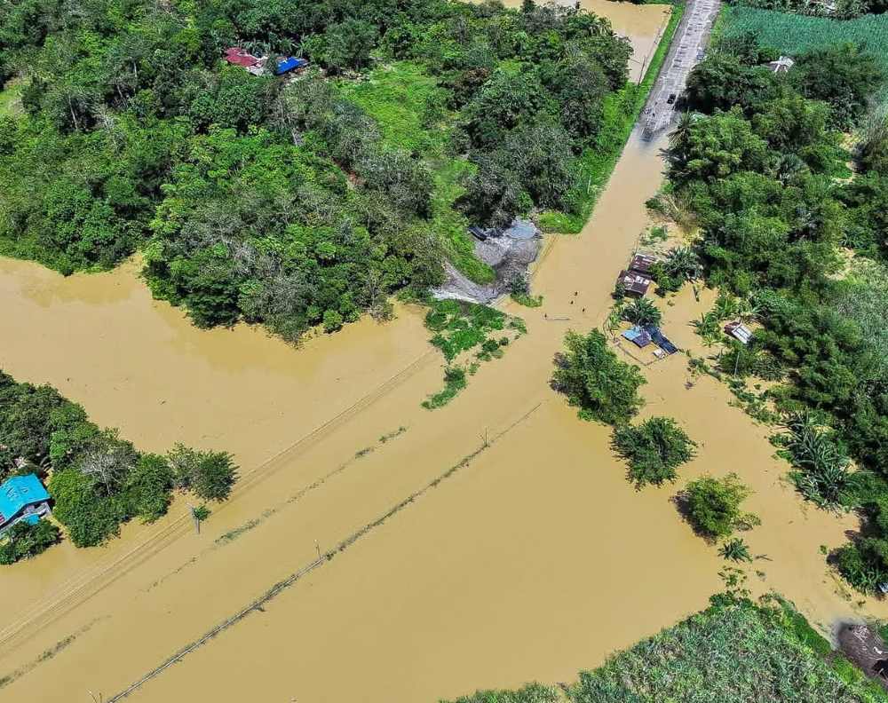 Một thị trấn bị ngập trong nước lũ sau bão Fengshen ở tỉnh Capiz, Philippines. Ảnh: Xinhua