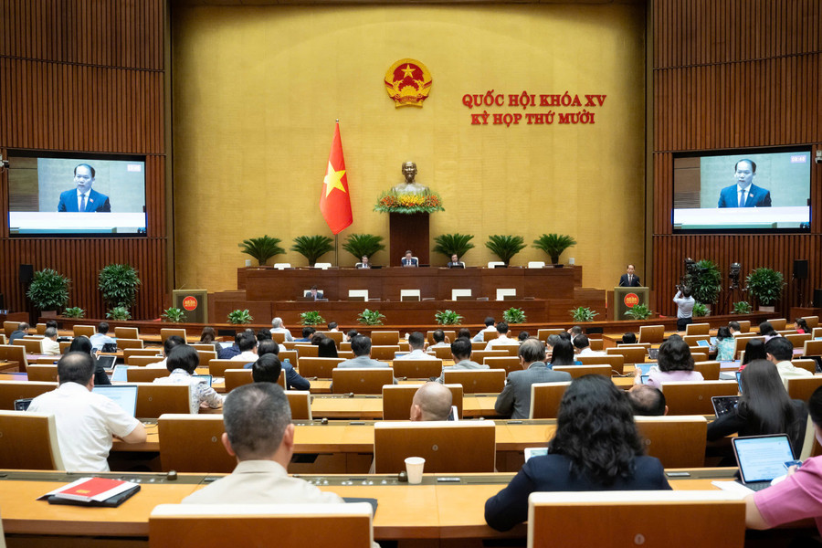 Quốc hội nghe Tờ trình và Báo cáo thẩm tra Dự án Luật Hàng không dân dụng Việt Nam (sửa đổi).