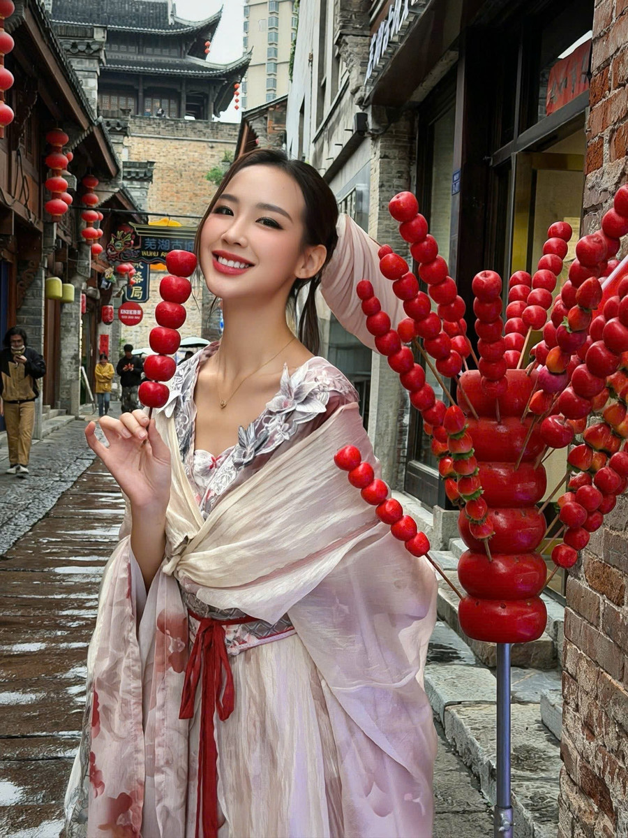 hh-bao-ngoc-2.jpg