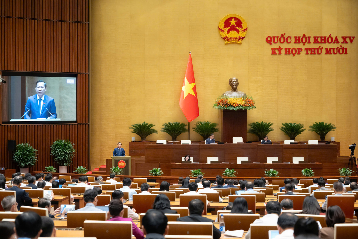 Quang cảnh phiên họp.