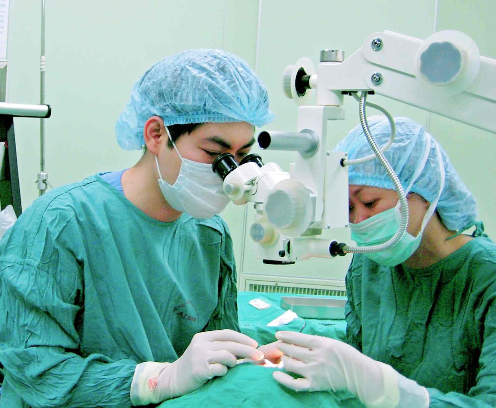 Đẩy nhanh liên thông xét nghiệm giúp người bệnh giảm chi phí. Ảnh: Thành Dương