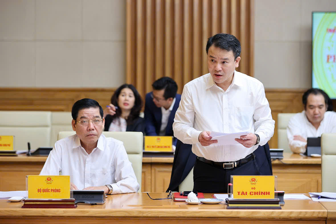 Thứ trưởng Bộ Tài Chính Trần Quốc Phương cho biết, trung bình mỗi tháng có hơn 18.000 doanh nghiệp thành lập mới.