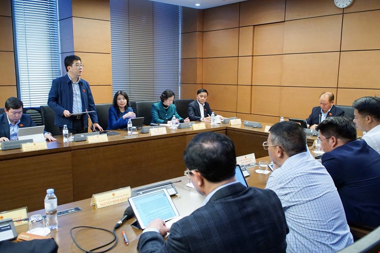 Đại biểu Nguyễn Thành Trung - Đoàn đại biểu Quốc hội tỉnh Lào Cai thảo luận.