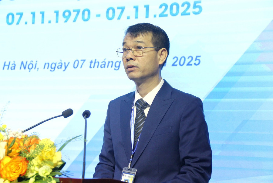 PGS.TS Lê Vinh Hưng - Hiệu trưởng Trường ĐH Sư phạm Nghệ thuật Trung ương đọc diễn văn kỷ niệm. suphamnghethuattrunguong-3.jpg