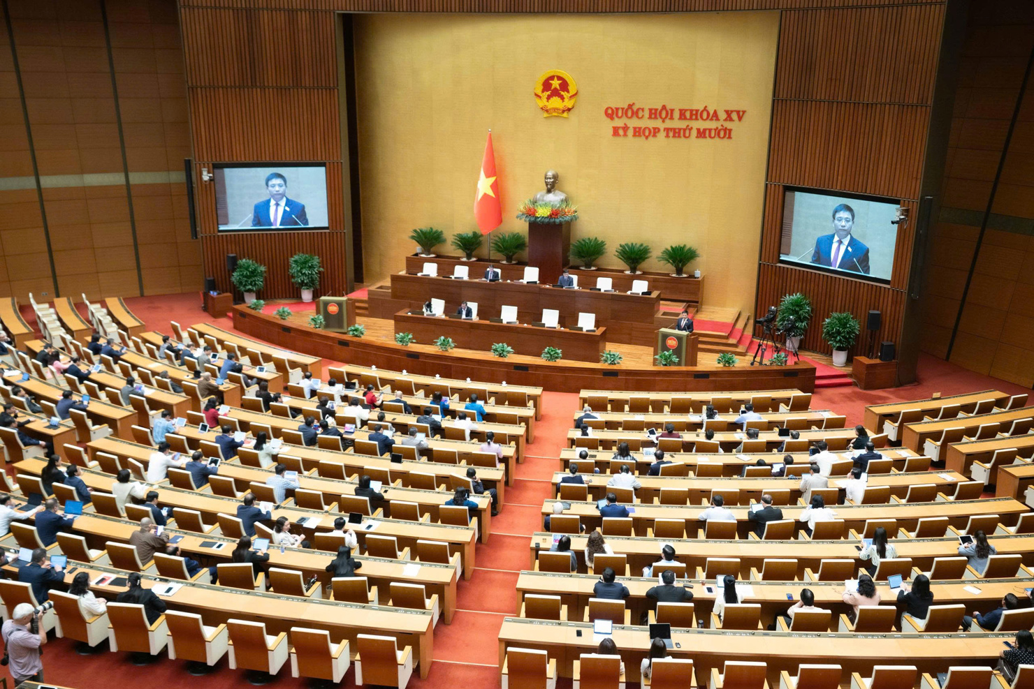 Toàn cảnh Phiên họp.