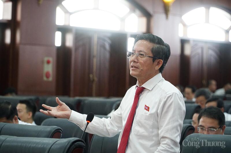 Phó Chủ tịch UBND TP. Đà Nẵng Trần Nam Hưng phát biểu.