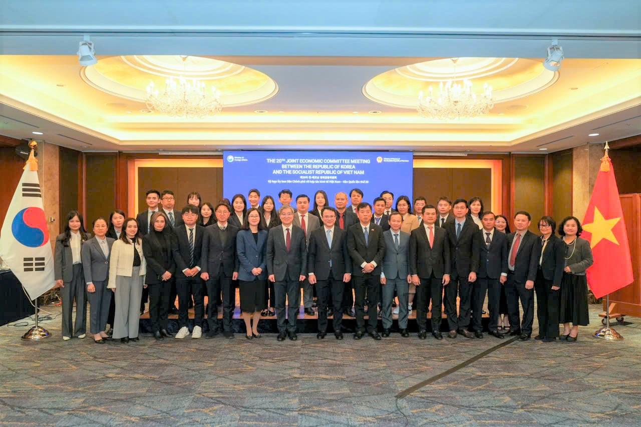 Các đại biểu tham dự Kỳ họp Ủy ban liên Chính phủ hợp tác kinh tế và khoa học kỹ thuật Việt Nam - Hàn Quốc lần thứ 20.