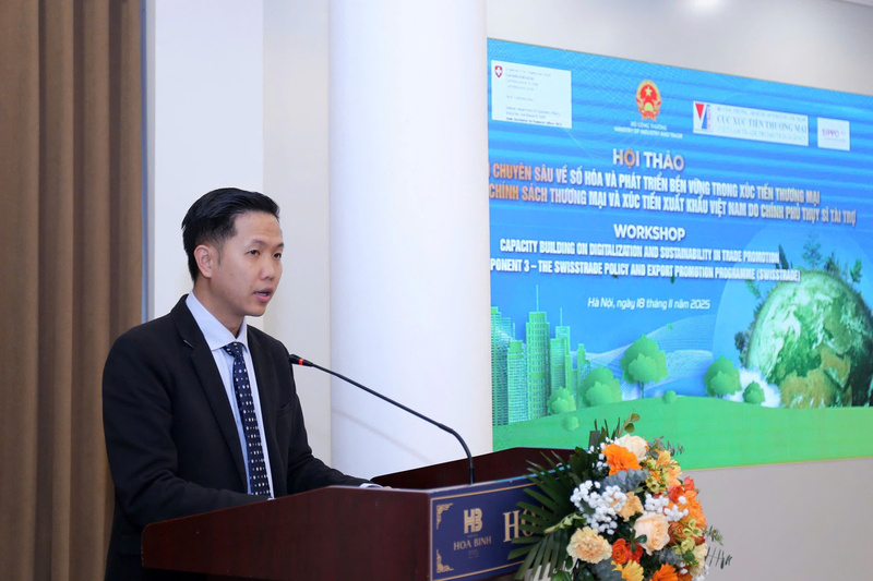 Ông Hoàng Trần Phương, Phó Trưởng phòng Quan hệ quốc tế – Cục Xúc tiến thương mại phát biểu tại hội thảo.