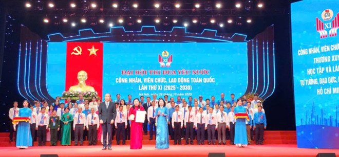 Thầy thuốc ưu tú, nữ thủ lĩnh công đoàn tận tâm vì người bệnh